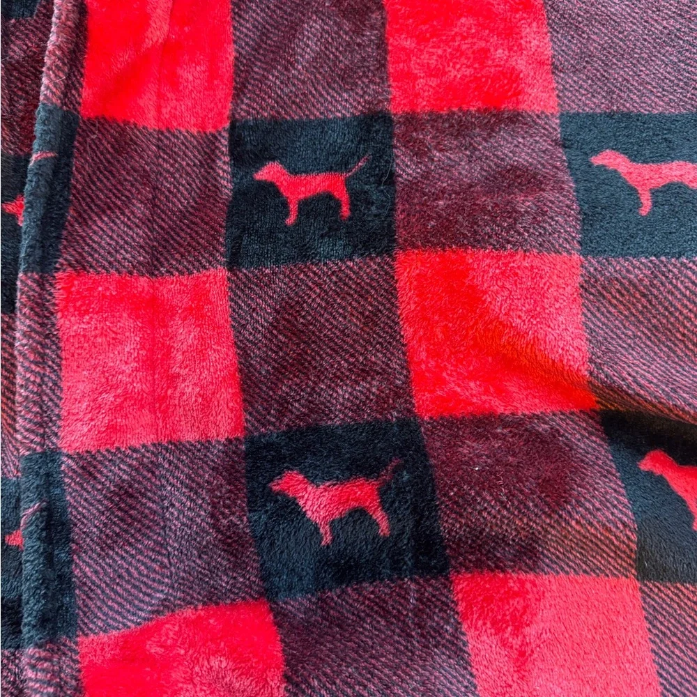 Victoria’s Secret PINK Buffalo Plaid Robe Red Black Checkered Dog Logo Plush M/L